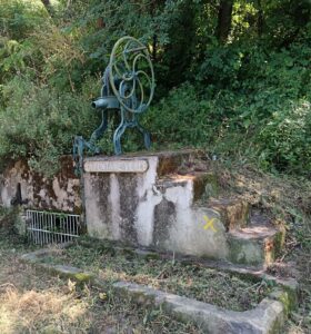 Cailhau : la fontaine vieille